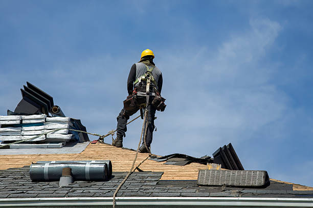 Professional Roofing technician working in Fort Lauderdale, FL